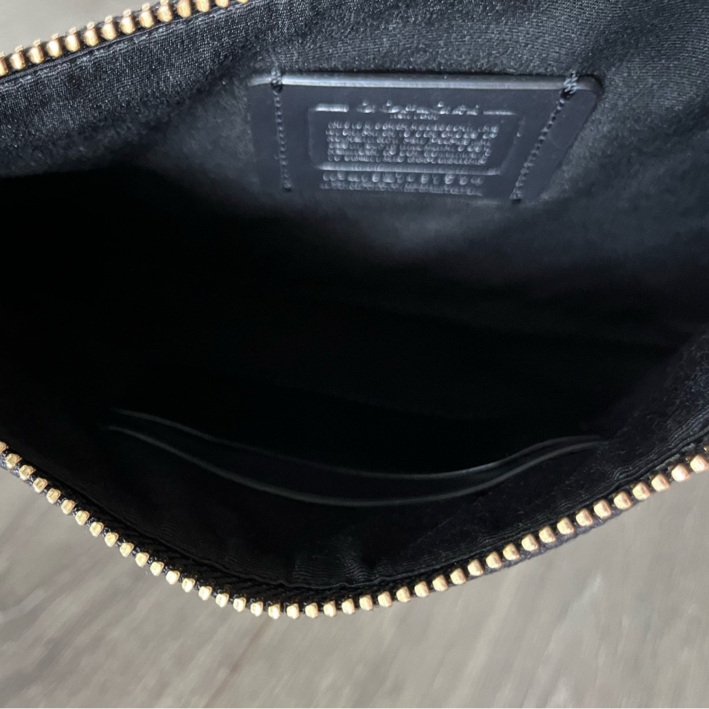 EUC Coach Black Hobo Bag Circa 2012 and Coach Love Large Wristlet Circa 2019 - Picture 9 of 16